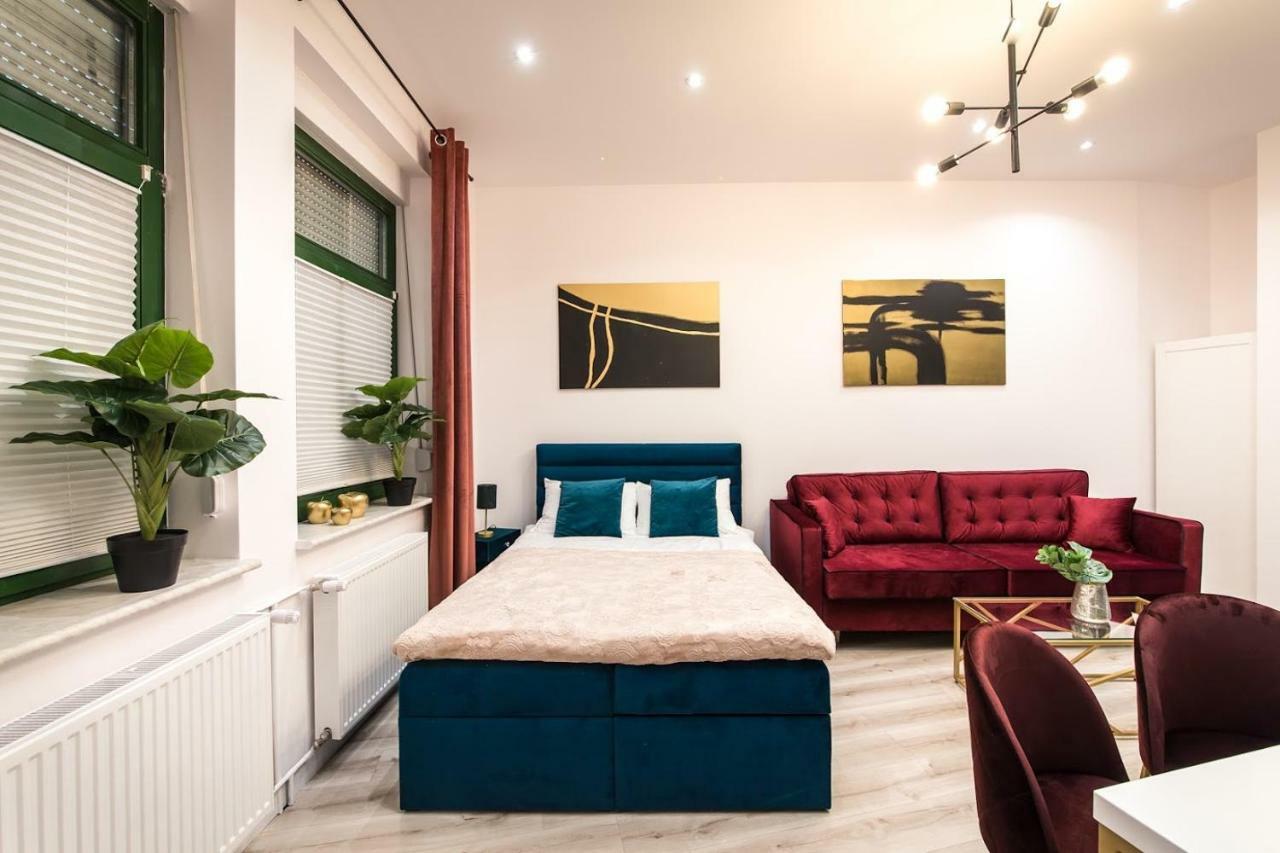 Golden Moonlight Apartment Жельона Гора Екстериор снимка